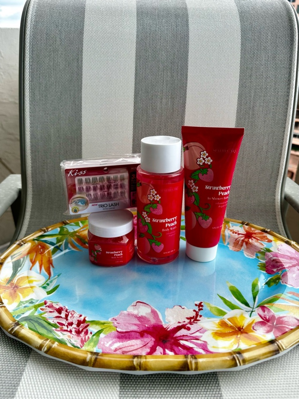 Strawberry Peach Body Care Bundle + Kiss Trio Lashes